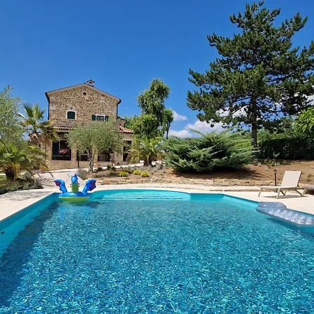 Castelletto Parenzana * Motovun