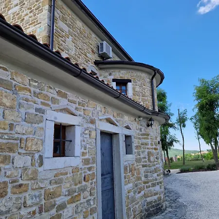 Castelletto Parenzana Villa