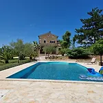 빌라 Castelletto Parenzana