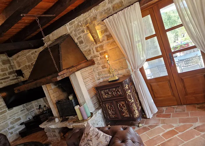 Castelletto Parenzana Vila *