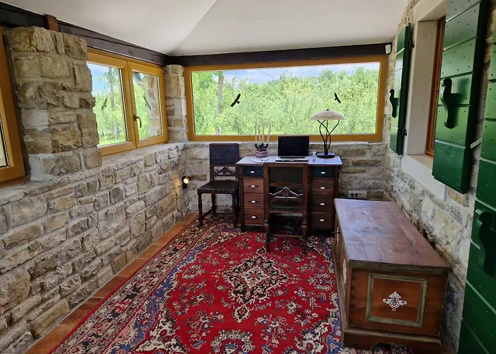 Castelletto Parenzana Vila